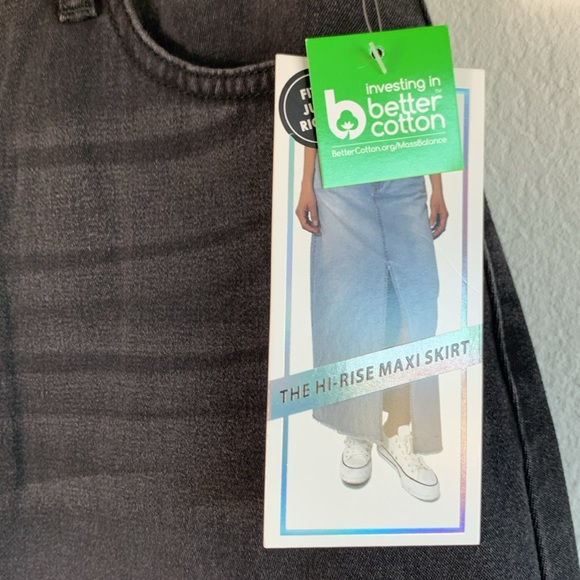 NWT Tinseltown Hi-Rise Washed Black Raw Hem Denim Front Slit Maxi Skirt Sz M - Picture 6 of 11